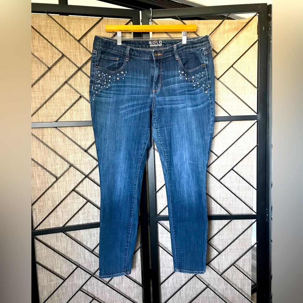 BOLD ELEMENTS CURVY SKINNY JEANS FOR WOMEN SIZE 16 / EMBELLISHED POCKETS